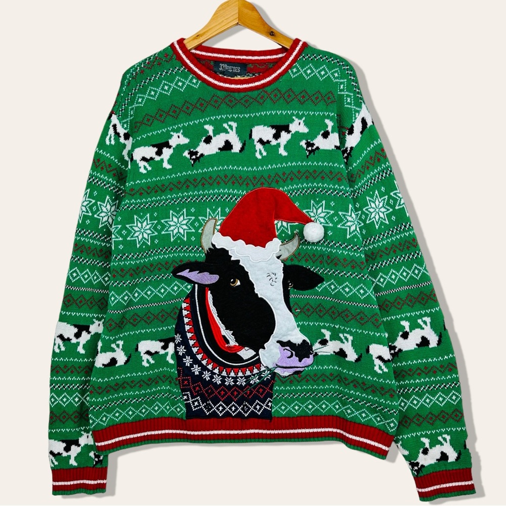33 Degrees Cow Long Sleeve Pullover Knit Crewneck Ugly Holiday Christmas Sweater